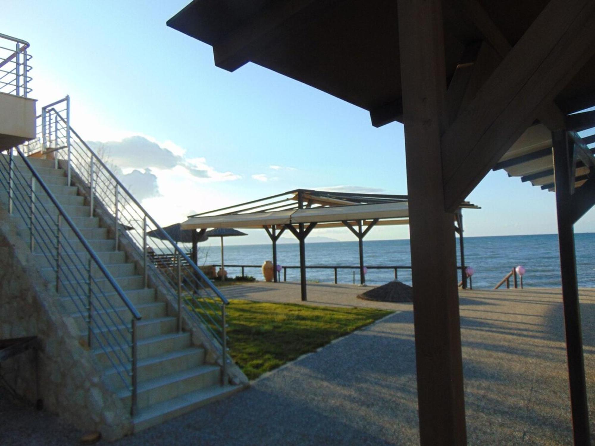Comfy Beachfront Litinas Casa With Seaview Chania  Exterior foto